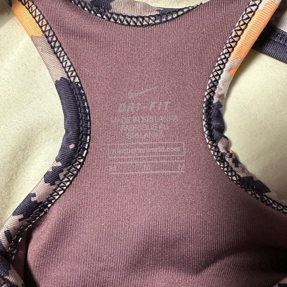 Women’s Nike Sports Bra Size Medium - Picture 3 of 4